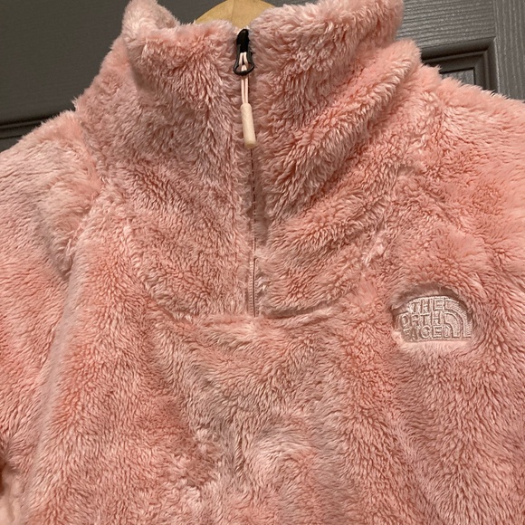 North Face Medium Pink Fuzzy Jacket - Picture 2 of 6